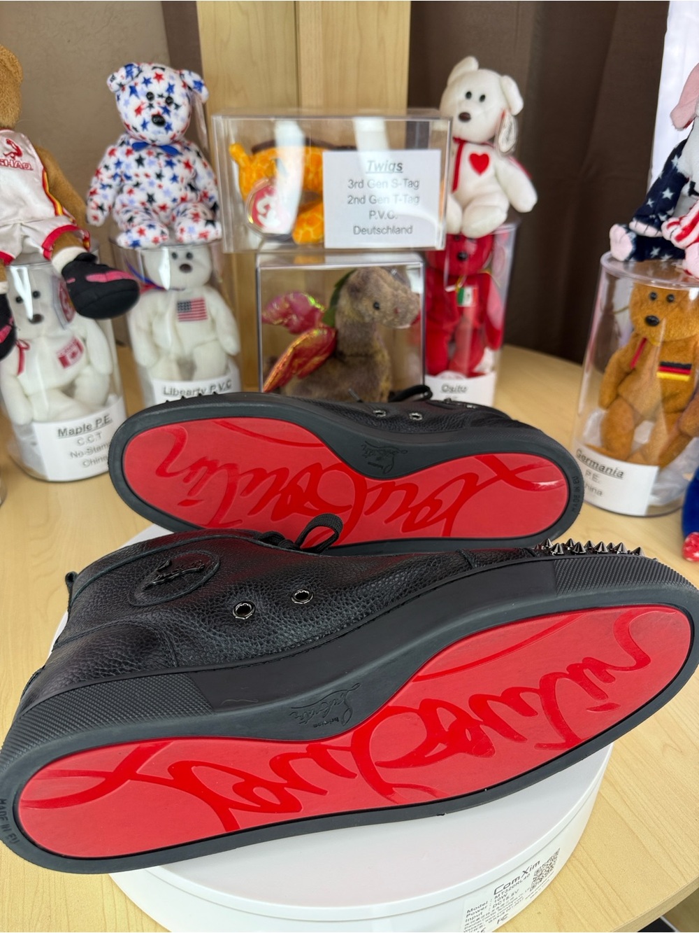 💥CHRISTIAN LOUBOUTIN - $1,045 MSRP Men's Lou Spikes High-Top Sneakers - SIZE 43 - Picture 4 of 17